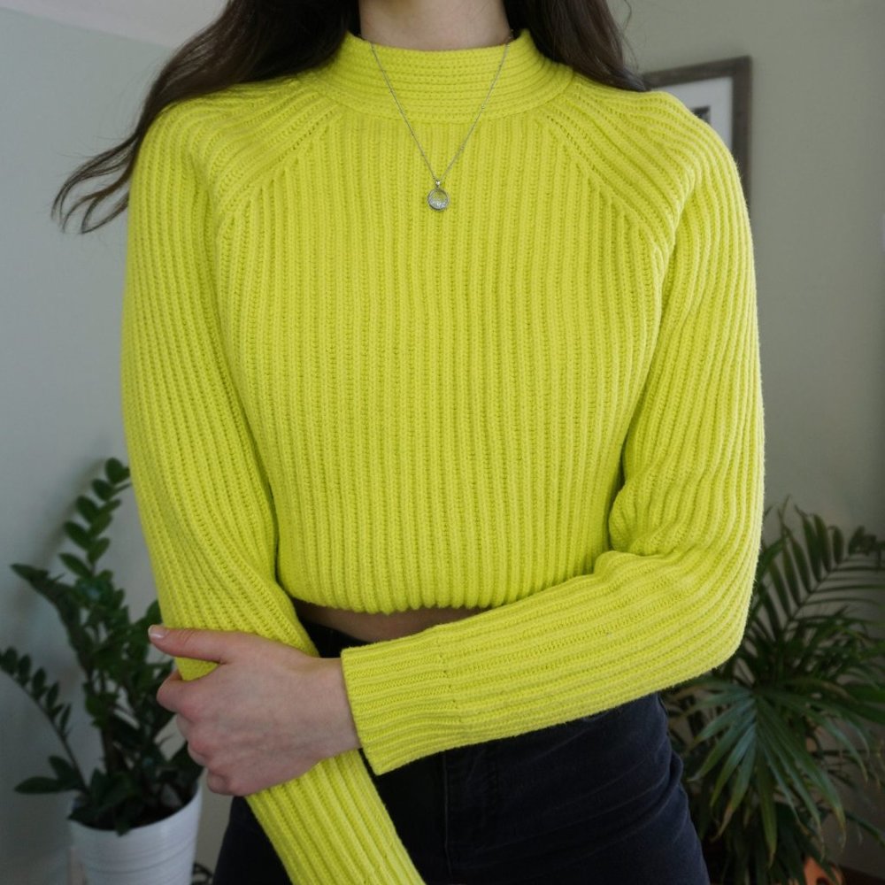 Banana Republic Electric Heavy Knit Sweater - Medium